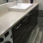 Столешница в ванную: особенности 