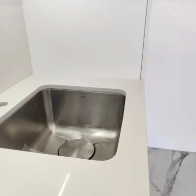 Столешница из кварцевого агломерата